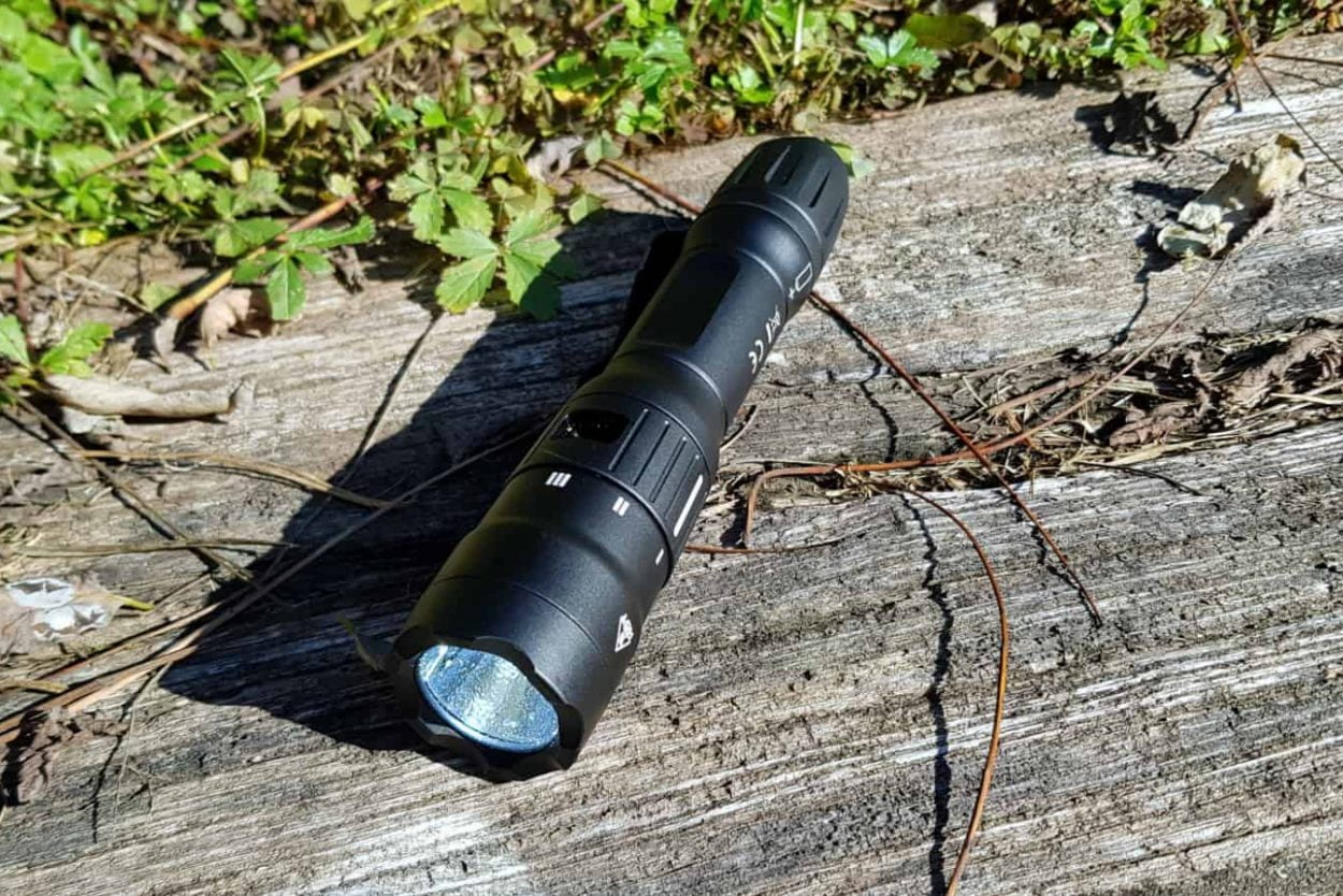 7 Best Tactical Flashlights Durability Matters